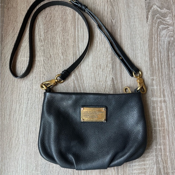 Marc Jacobs Handbags - Marc Jacob’s Black Leather Crossbody Bag